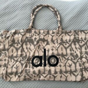 Alo Patterned Tote Bag